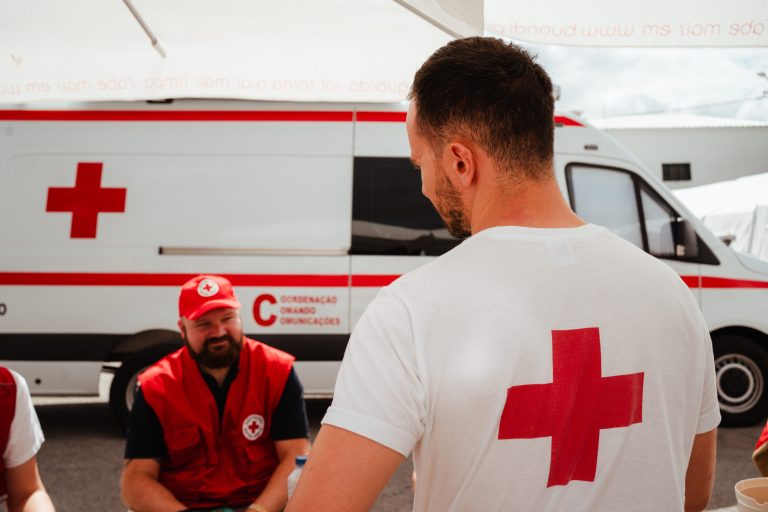 Voluntarios-a-falar